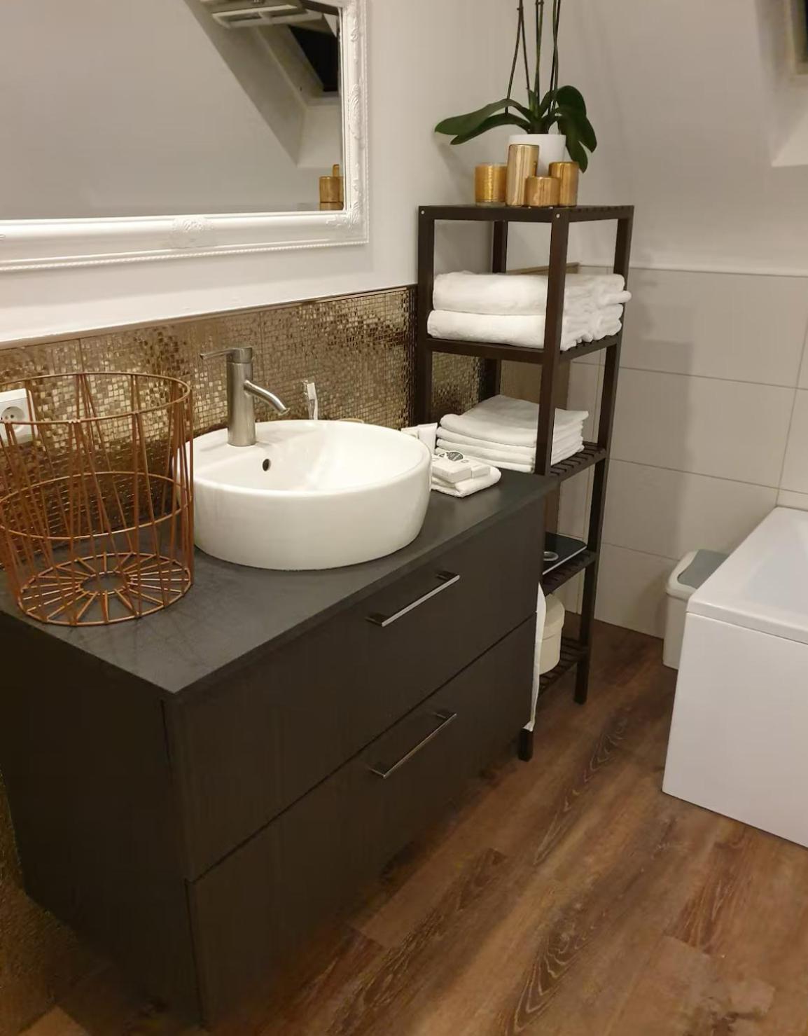 Privatunterkunft Licata Trade Fair - Messezimmer *