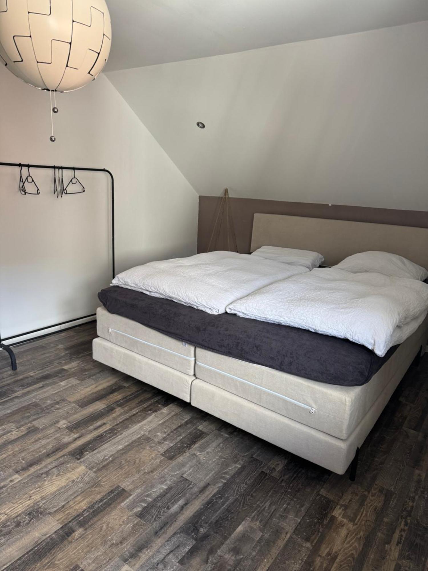 Licata Trade Fair - Messezimmer